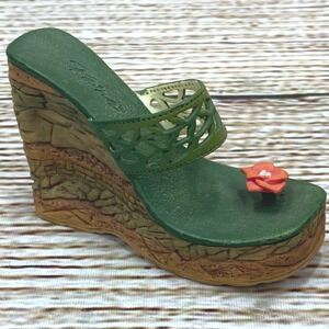 Just The Right Shoe Earth‎ Home Office Collectible Decor Shoe Figurine Retired